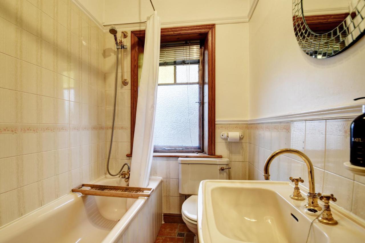 הרוגייט Spacious Victorian Townhouse Near Hcc With Off Street Parking מראה חיצוני תמונה